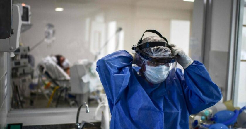 Médicos bonaerenses reclaman que en paritarias se reconozca «la sobrecarga laboral»