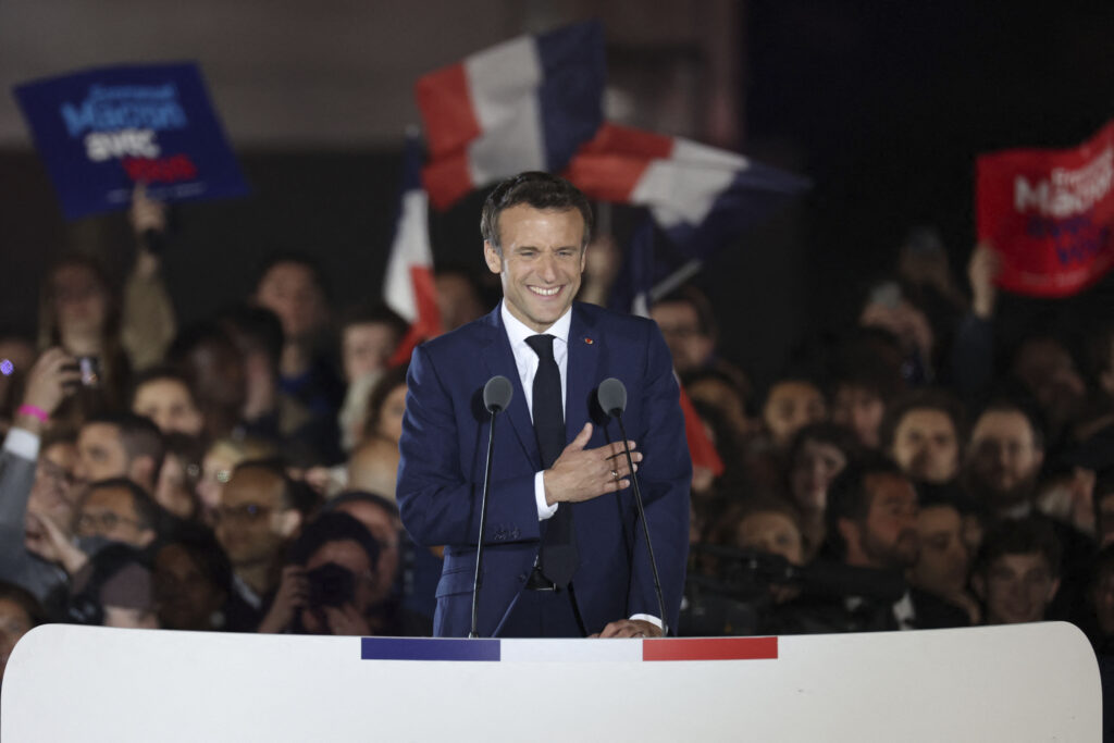 Macron rechaza someter a referendo su reforma jubilatoria