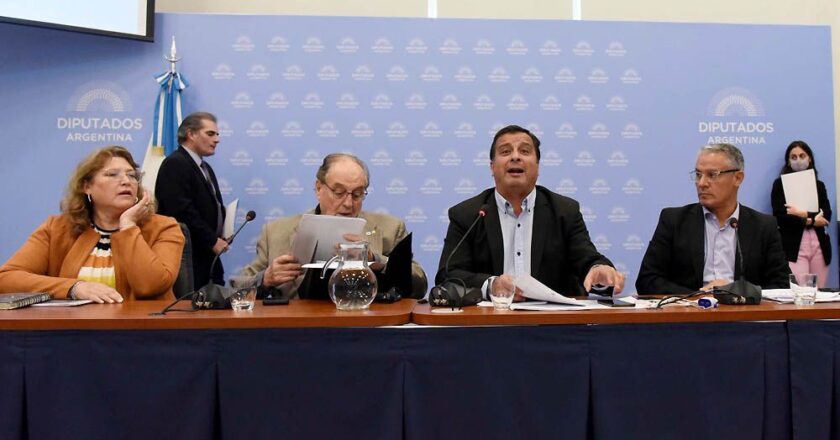 Diputados avanza con debate de proyecto Compre Argentino