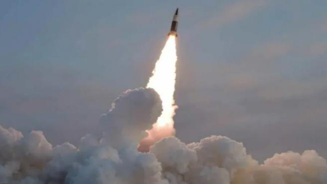 Corea del Norte disparó tres misiles balísticos, según Corea del Sur