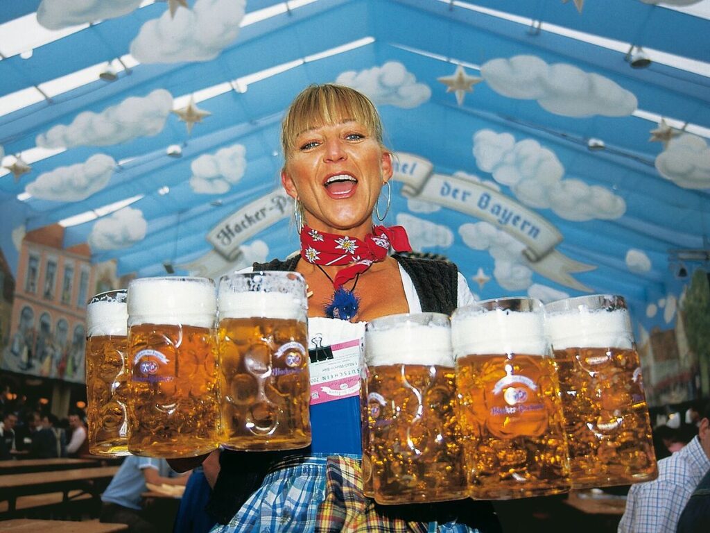 Octubre prepara festivales con cerveza, música y tradición